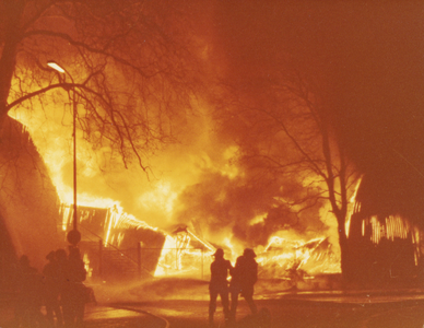 606188 Afbeelding van de brand in de concertzaal Tivoli (Lepelenburg) te Utrecht.
